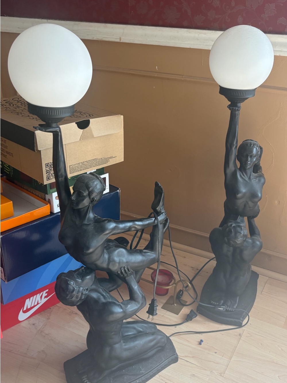 Bronze-Style Acrobat Sculptural Lamp Pair - Elegant Black Home Art